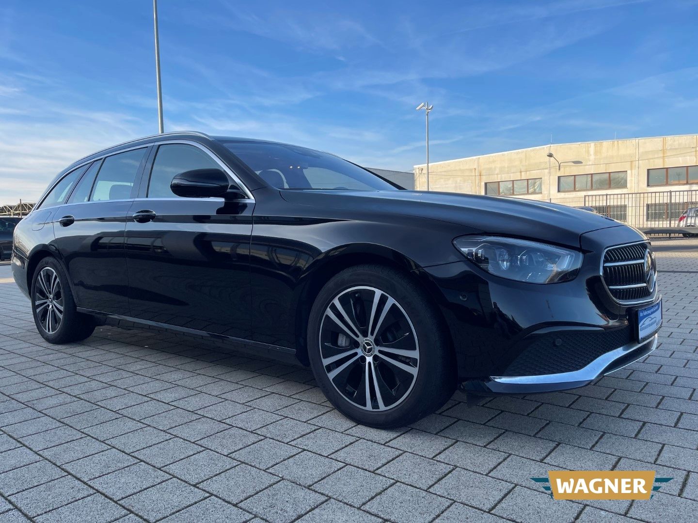 Fahrzeugabbildung Mercedes-Benz E 450 T 4Matic Multibeam LED Memory