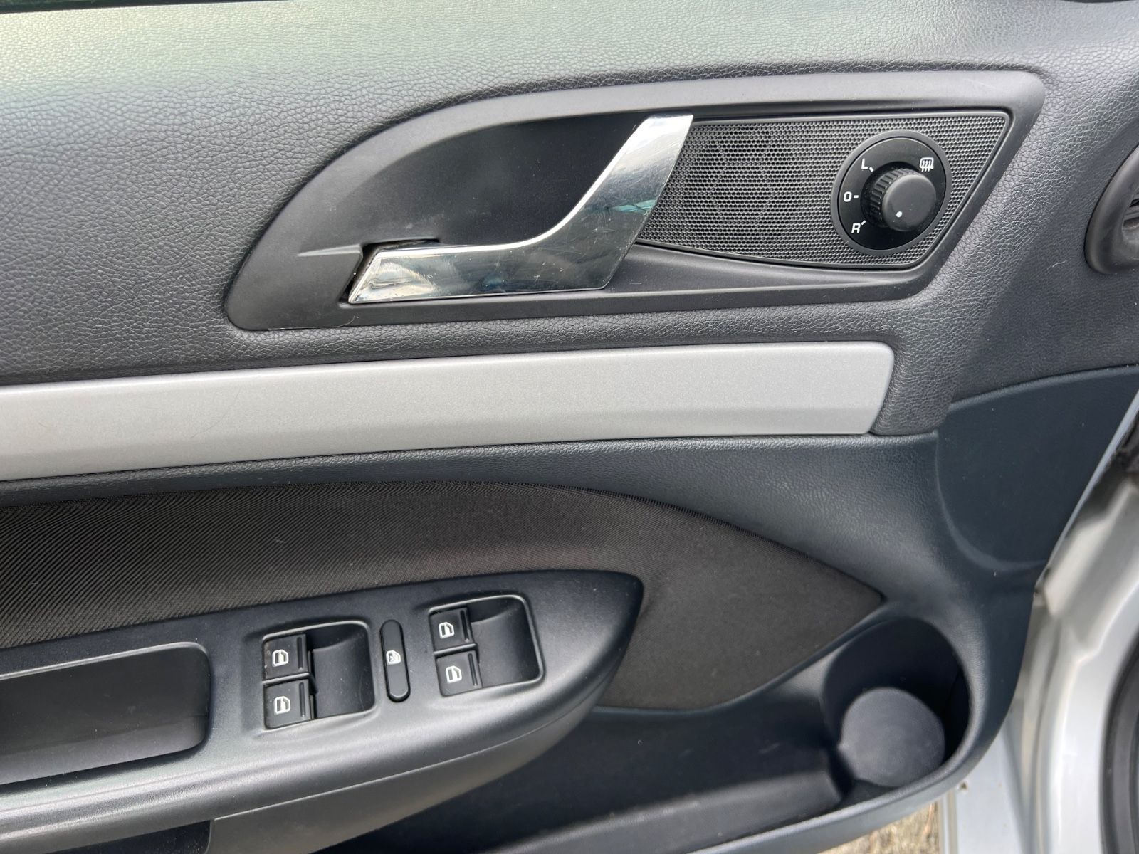Fahrzeugabbildung SKODA Octavia 1.6 TDI Combi Family * NAVI *AHK*