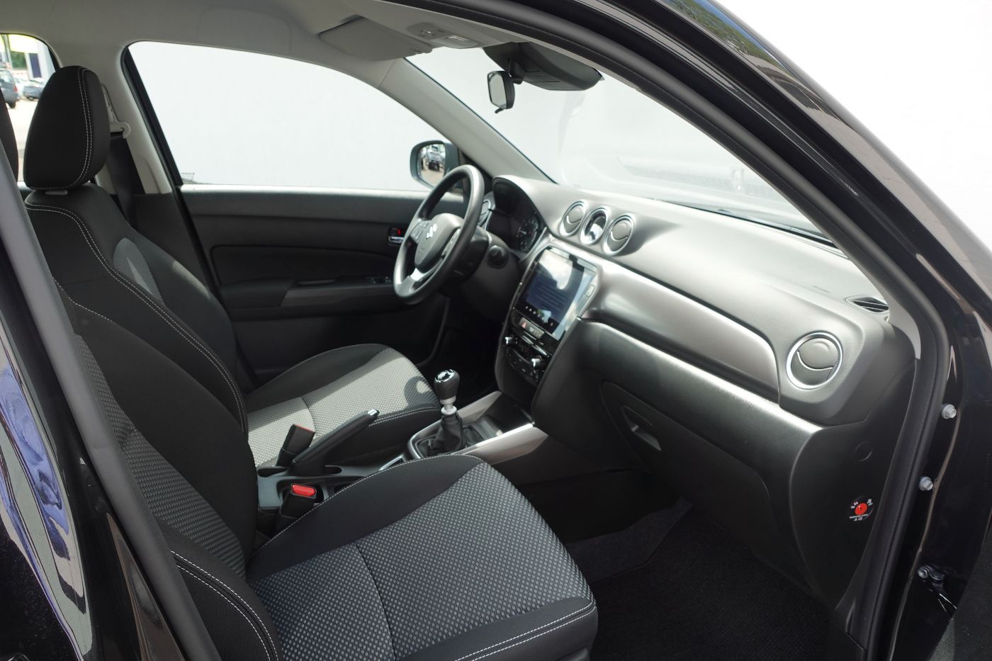 Fahrzeugabbildung Suzuki Vitara 1.4Hybrid Club Navi, Kamera,PDC,LED