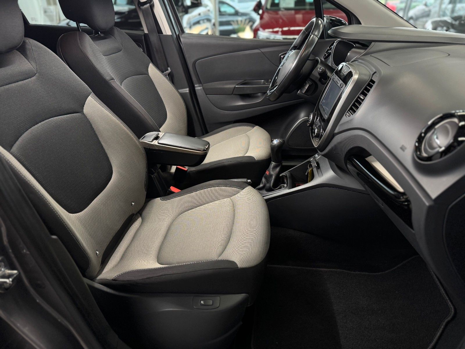 Fahrzeugabbildung Renault Captur 0.9 TCe 90 Dynamique KAMERA+NAVI+SITZH.
