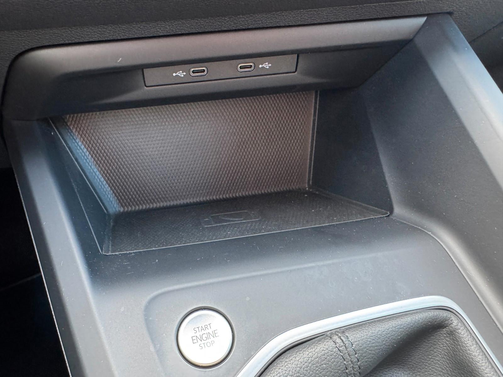 Volkswagen Golf VIII Lim. Life Business
