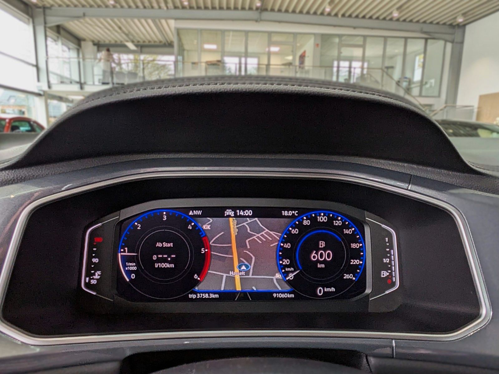 Fahrzeugabbildung Volkswagen T-Roc 2.0 TDI STYLE NAVI SHZ ACC LED CAM AHK