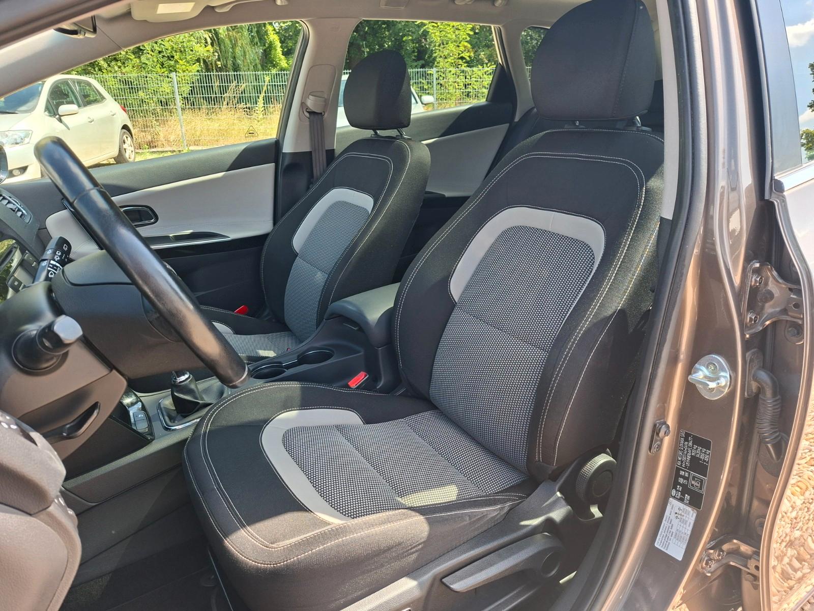 Kia cee'd 2015 — photo 10