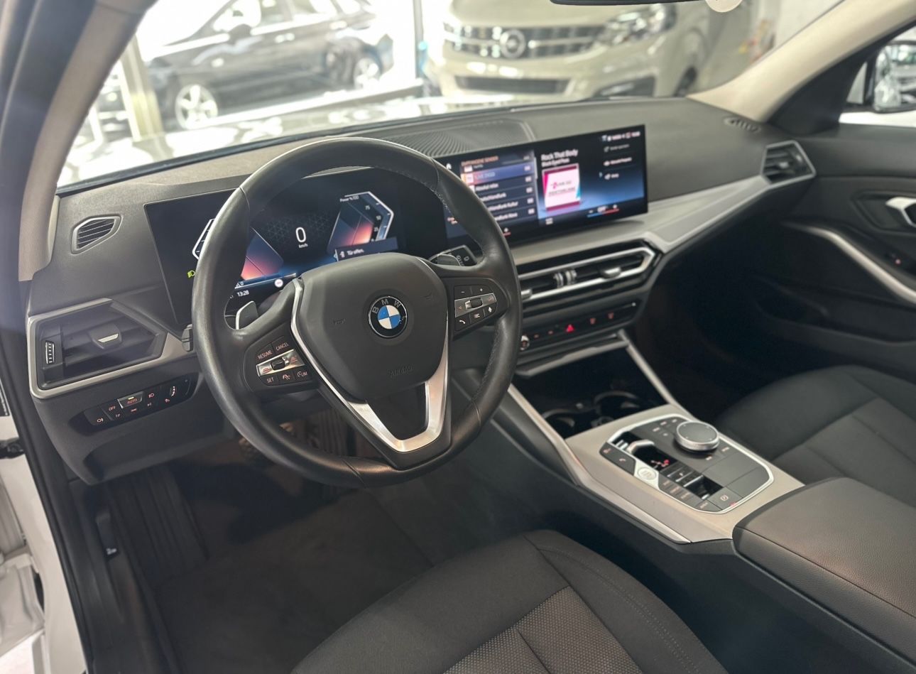 BMW 318d Touring Wenig km + Park Assist + DA Assist foto 21