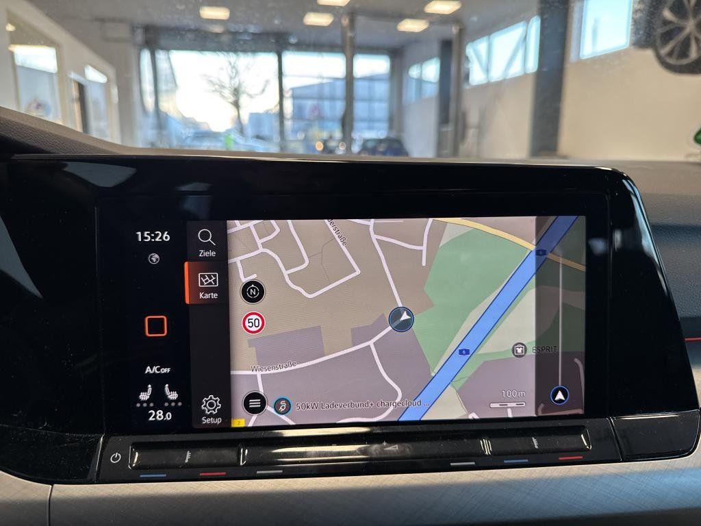 Fahrzeugabbildung Volkswagen Golf Variant Life TDI *Navi*LED*PDC*Sitzhzg*ACC*