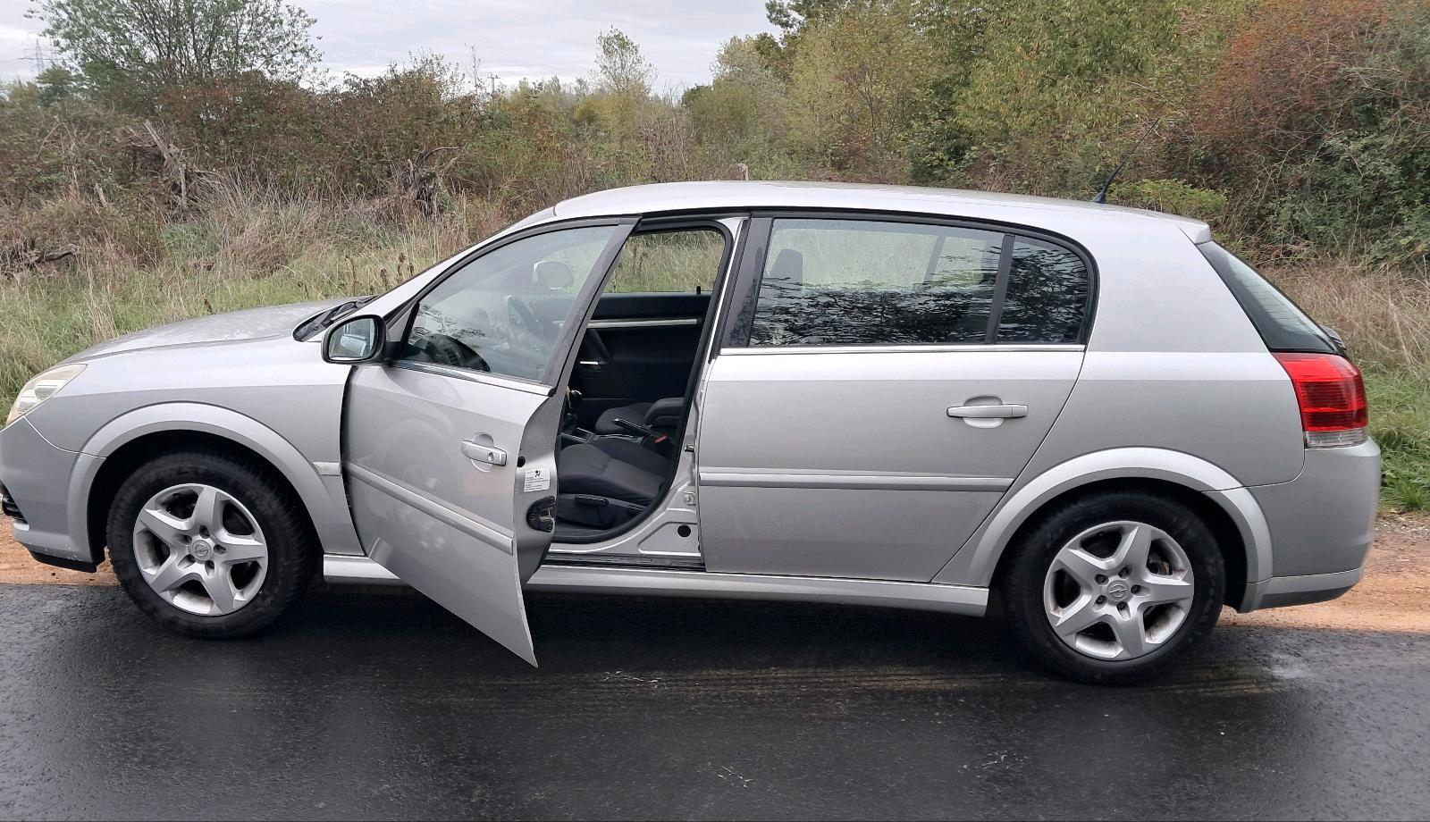 Opel Signum 2007 — engine 140 HP (103kW)
