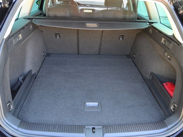 Passat Variant 2.0 TDI Elegance IQ.DRIVE/AHK/MAT