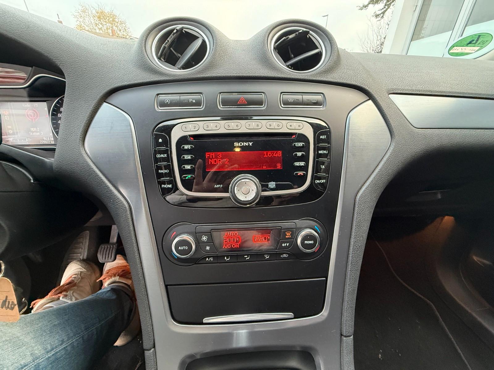 Ford Mondeo 2011 — photo 11