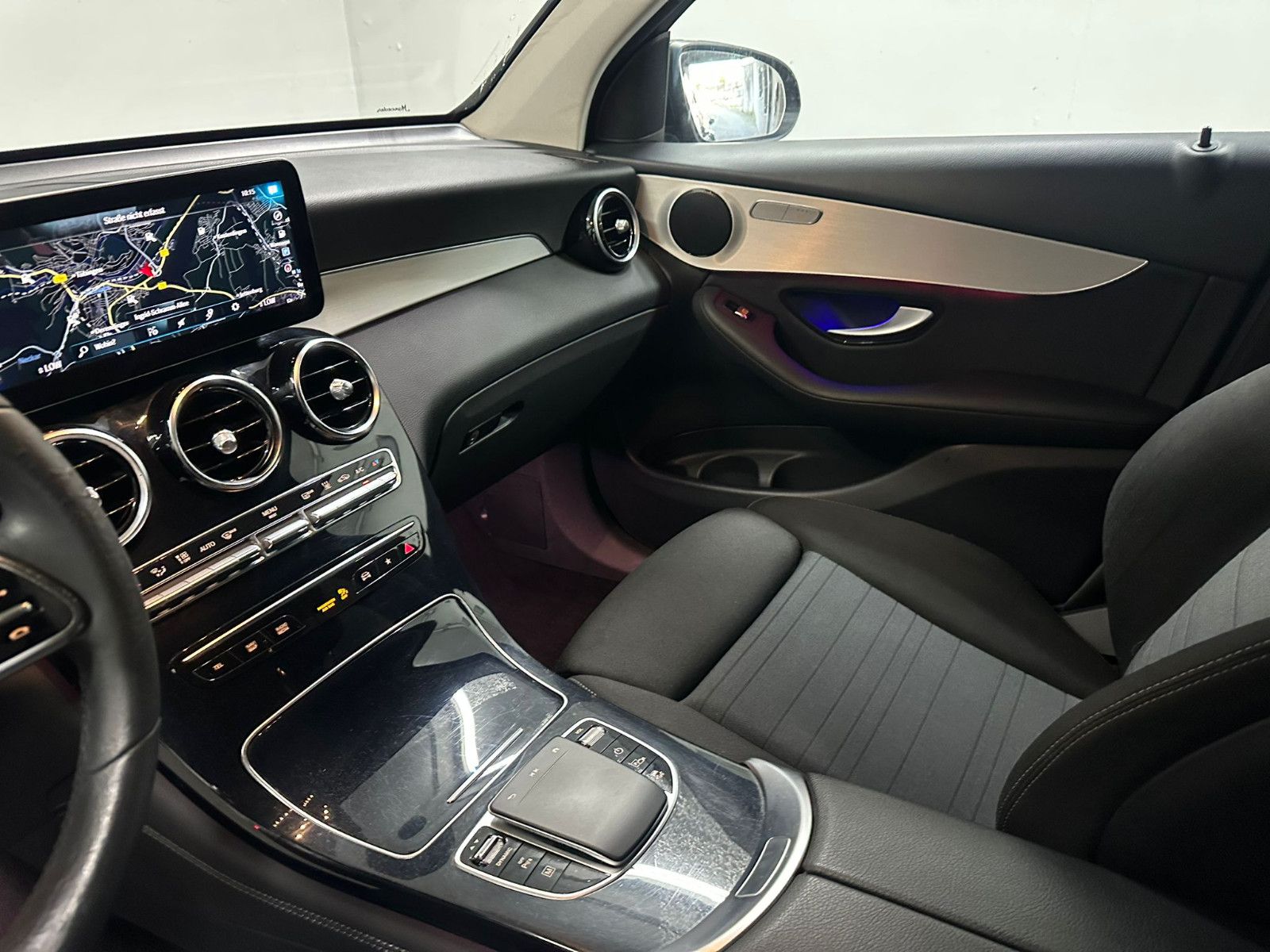 Fahrzeugabbildung Mercedes-Benz GLC 300 e 4MATIC Autom. *NIGHT*LED*AHK*