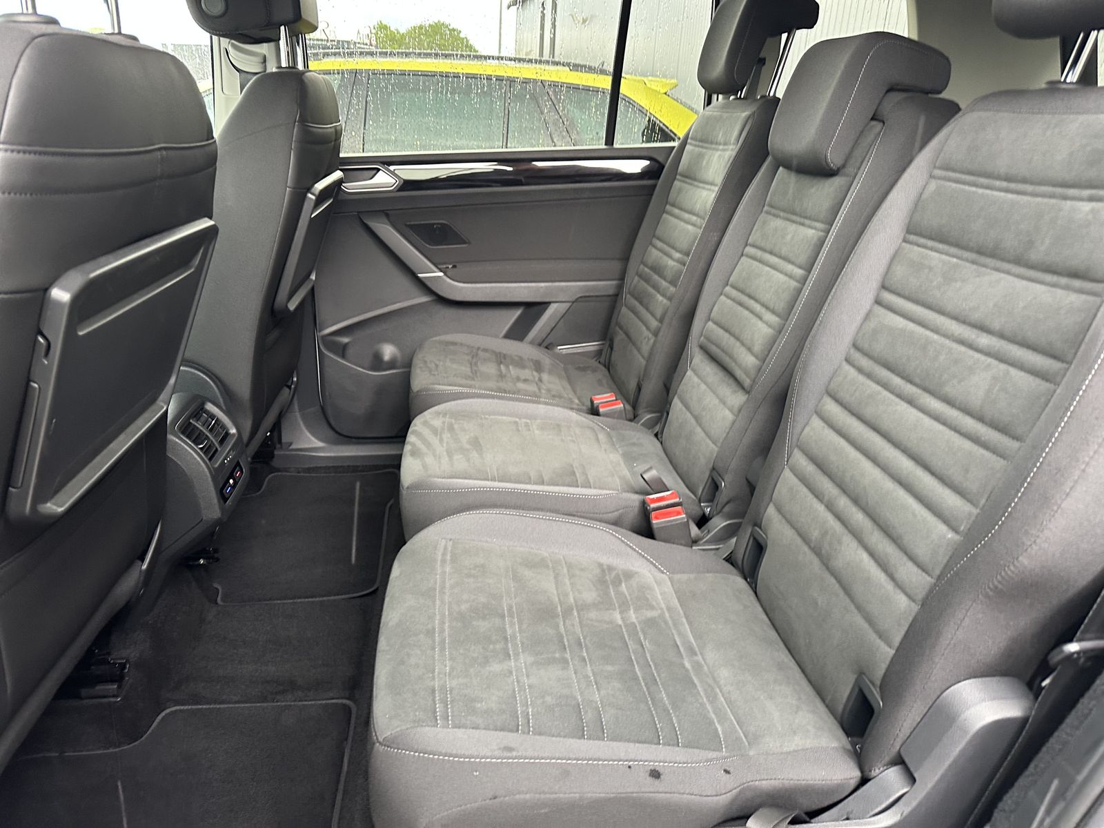 Fahrzeugabbildung Volkswagen Touran 1.5 TSI Highline+NAV+LED+ACC+AHK+KAMERA
