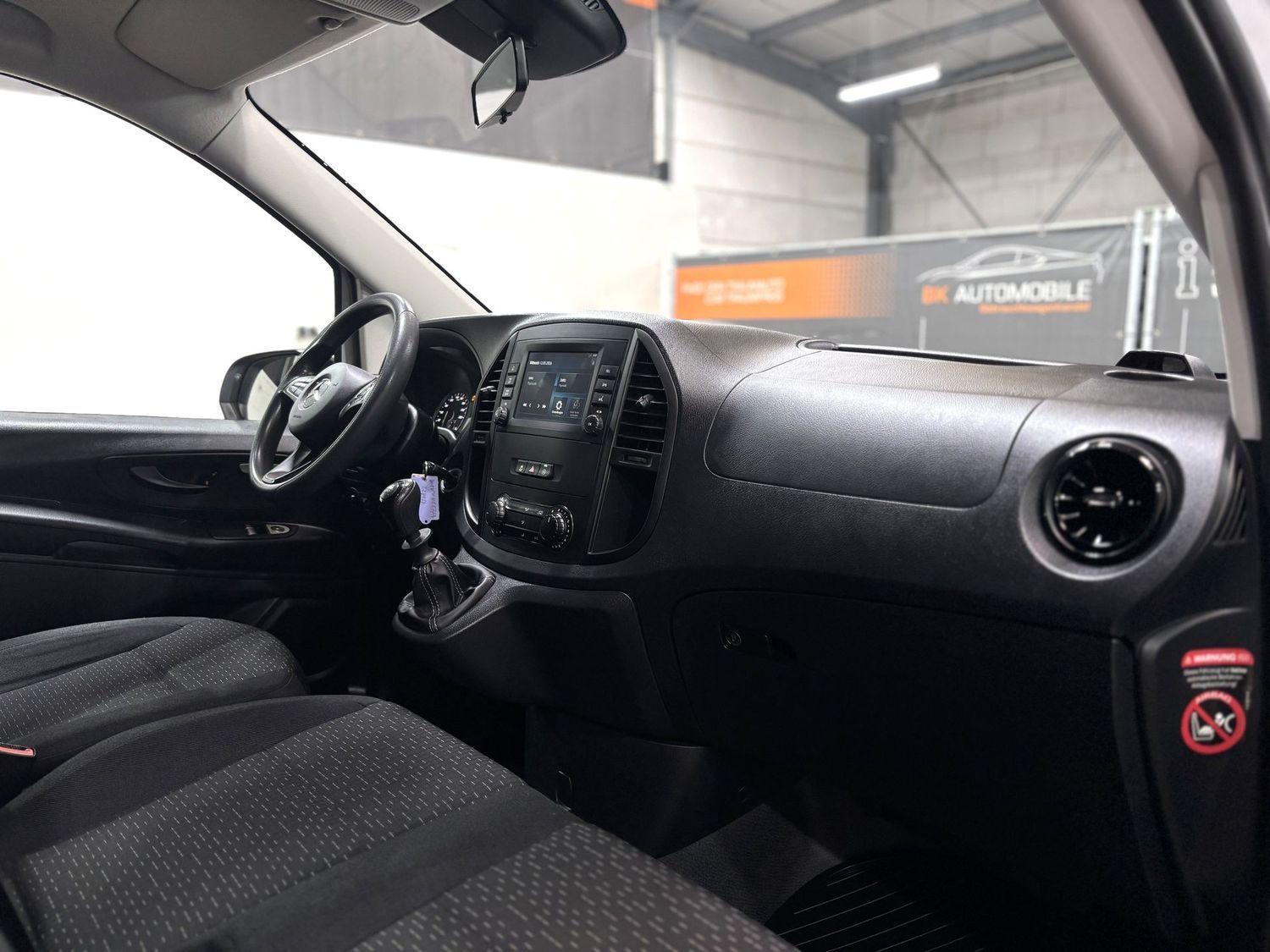 Fahrzeugabbildung Mercedes-Benz Vito Mixto 114 CDI Kompakt#Kamera#Navi#Klima#AHK