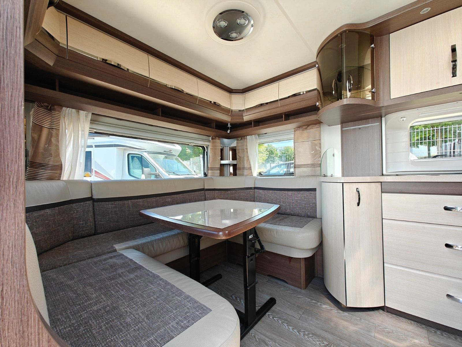 Fahrzeugabbildung Hobby Prestige 720 UKFe - Mover XT4, Isabella Vorzelt