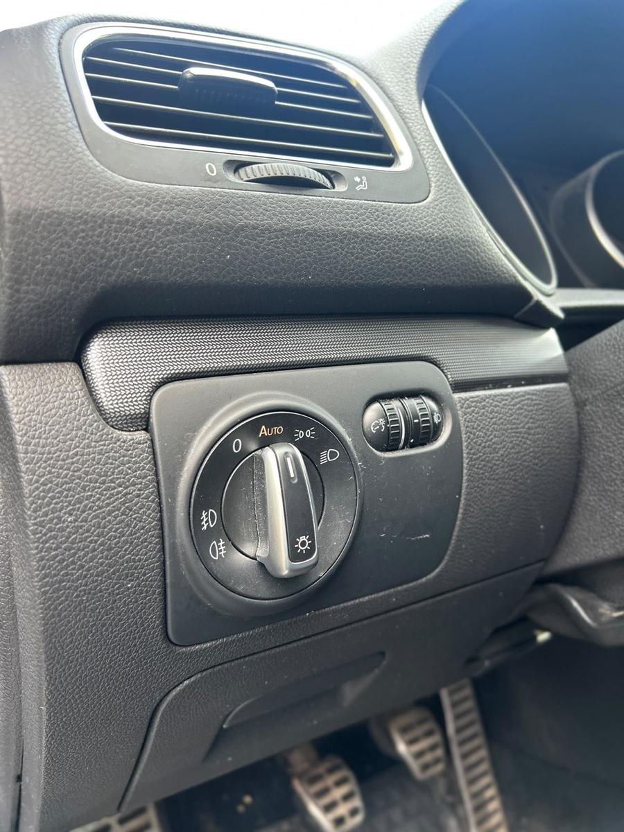 Volkswagen Golf 2011 — photo 11