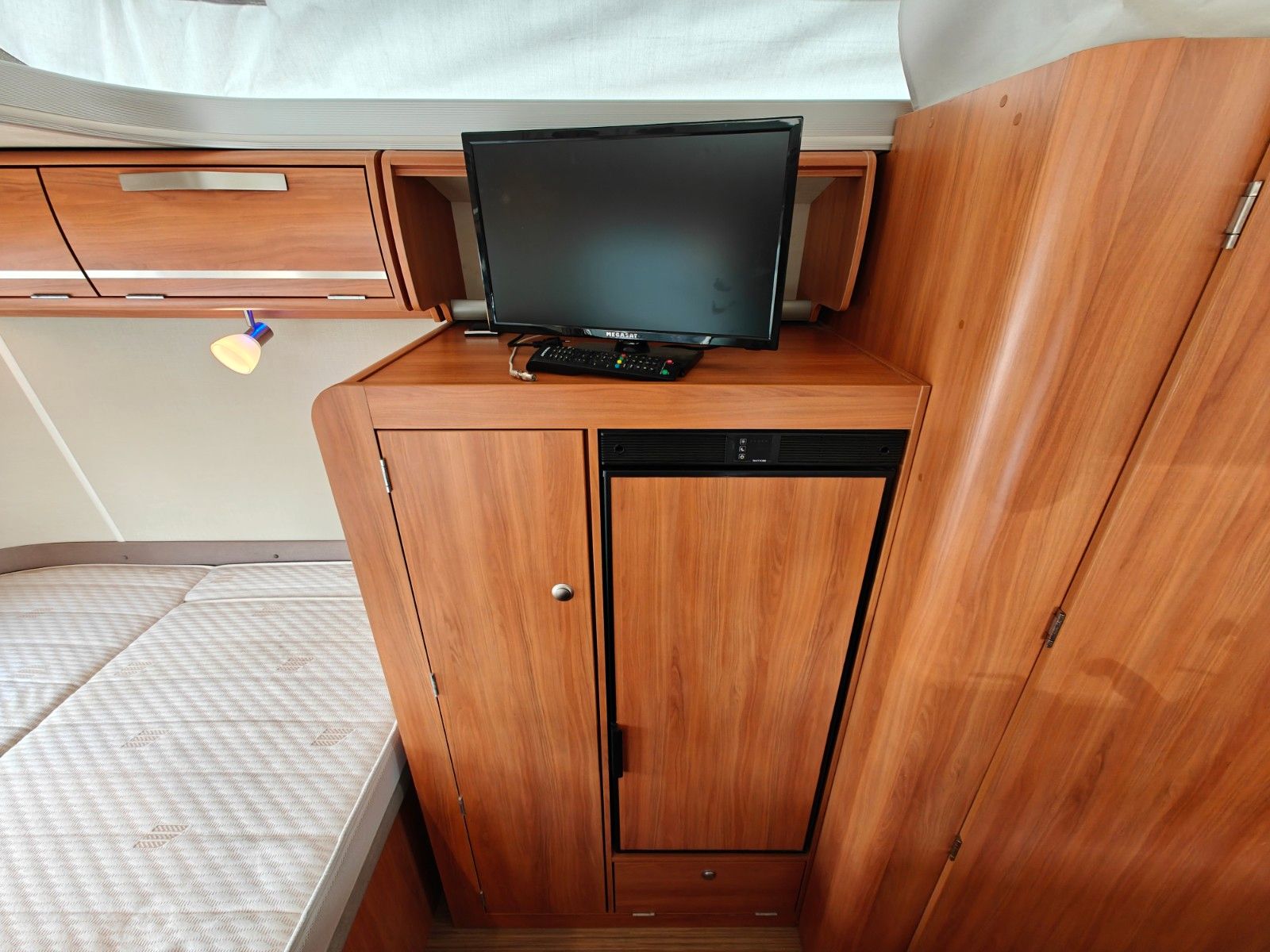 Fahrzeugabbildung HYMER / ERIBA / HYMERCAR Touring Troll 535 GT - Autark, Combi 4, TV -