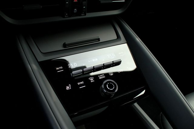 Porsche Macan 4*21"MacanDesign,AHK,ACC,Pano,Lederpaket*