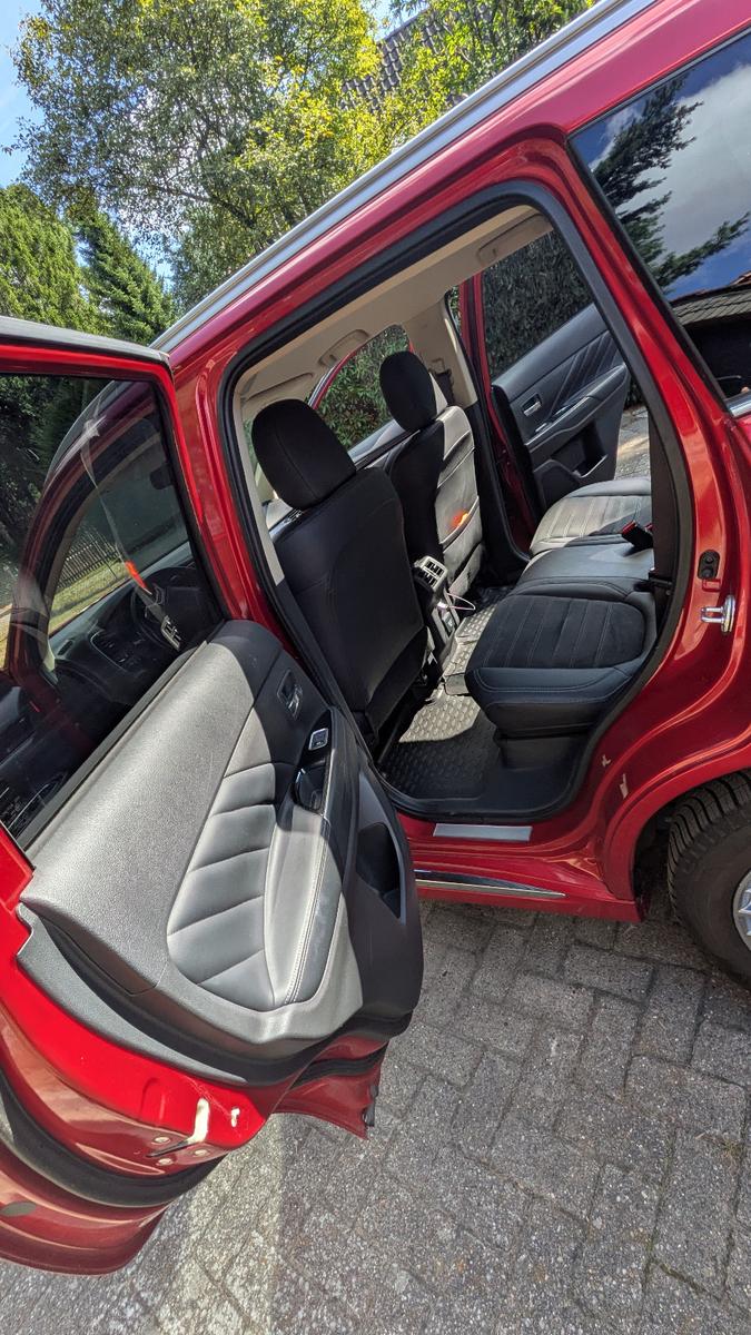 Mitsubishi Outlander PHEV PLUG-IN HYBRID 4WD Basis Spirit