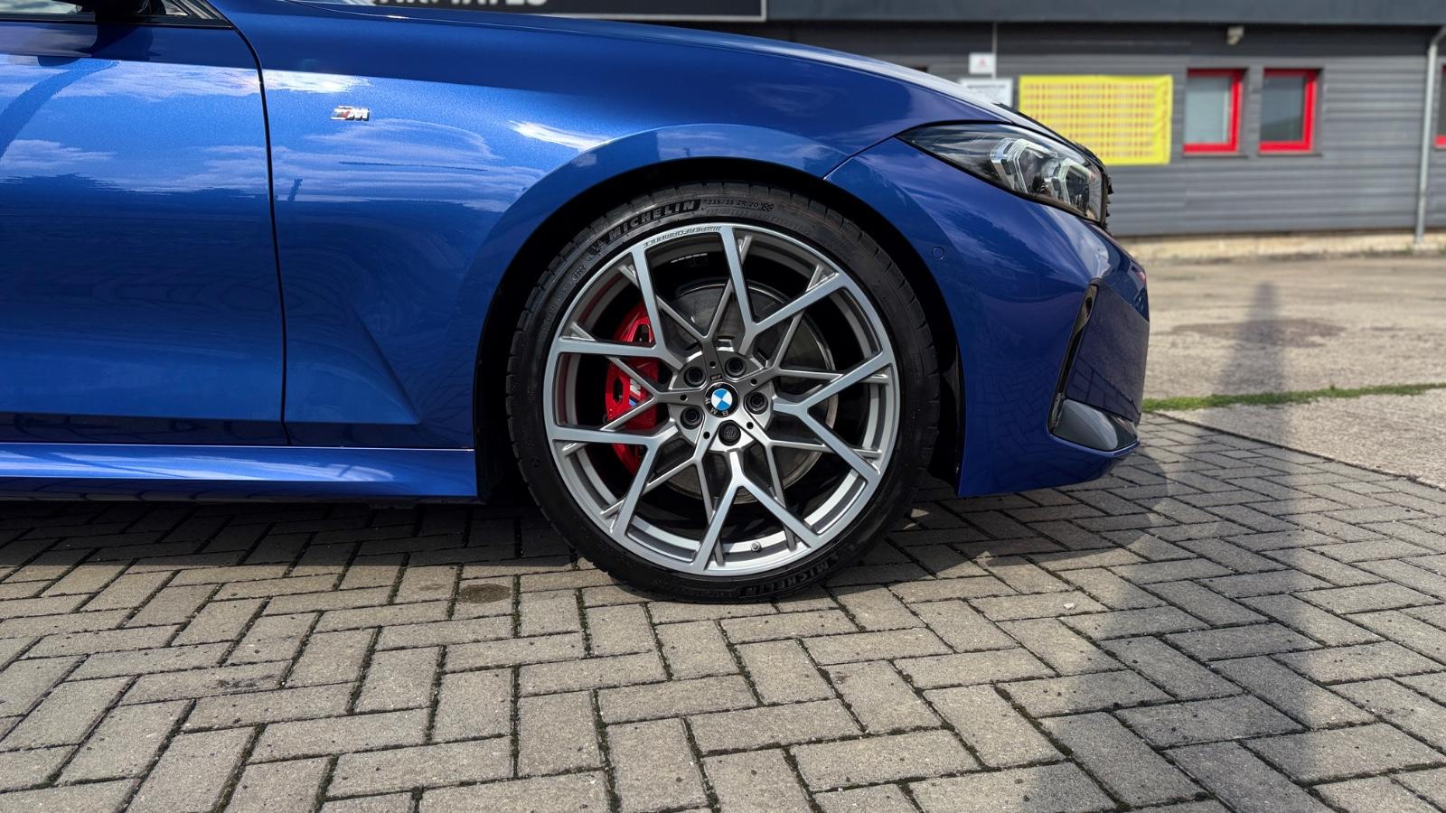 BMW 330d Touring M Sport M-Sitze H&K Pano 360° StHzg