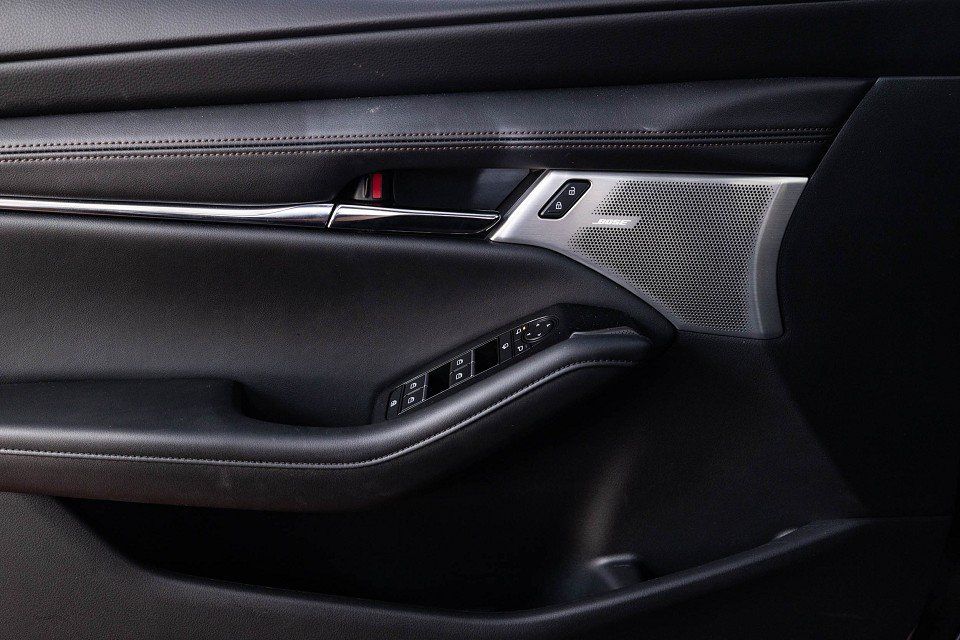 Fahrzeugabbildung Mazda 3 X 2.0i 186PS A/T AWD EXCLUSIVE COMB DASO DESI