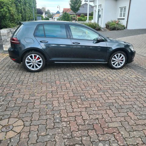 Volkswagen Golf 7 1.6TDI NAVI, Temp, LED