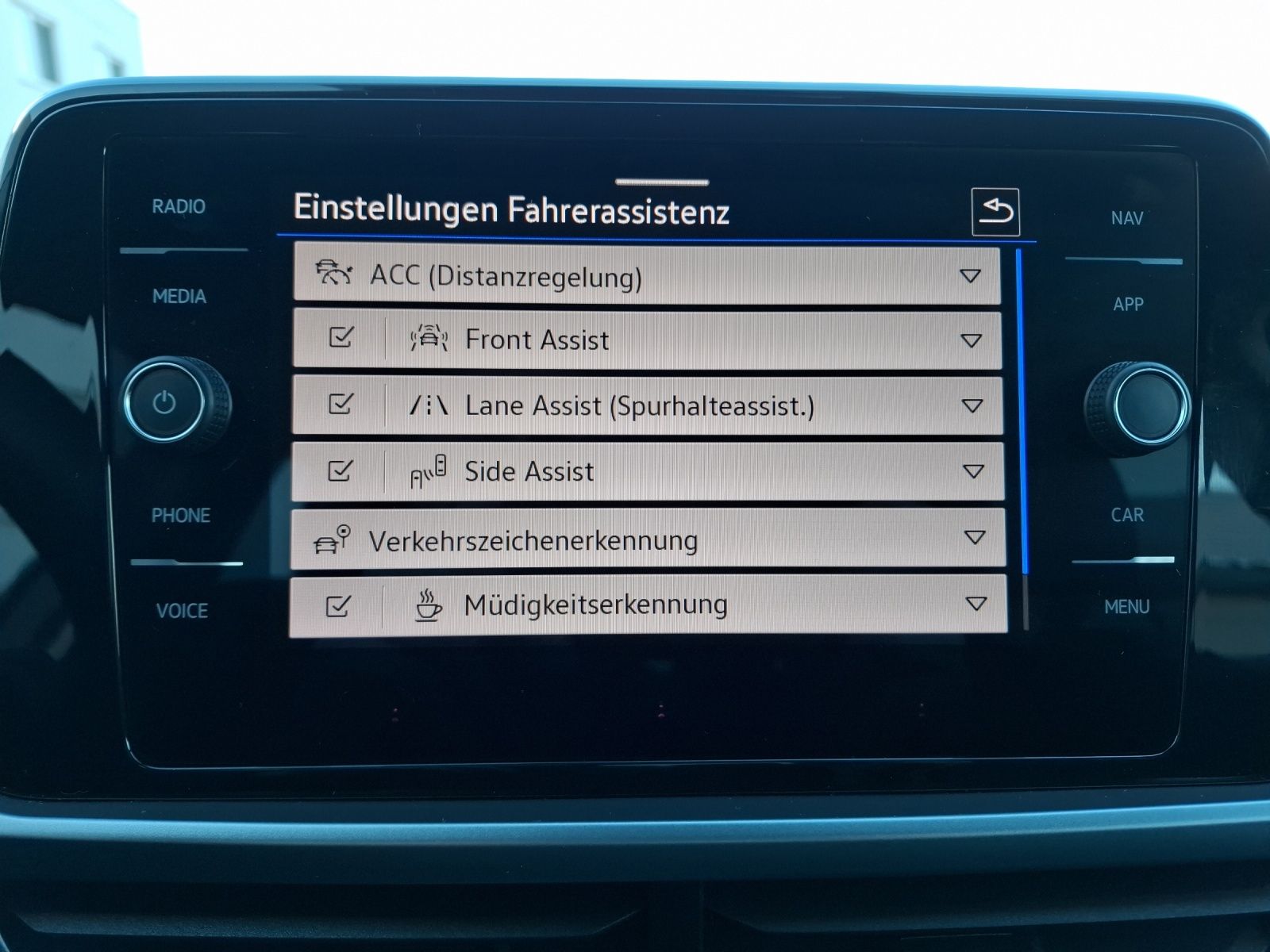 Fahrzeugabbildung Volkswagen T-Roc TSI Life LEDplus ACC Kamera Sound Navi