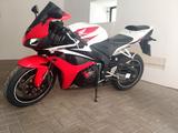 Honda CBR 600 RR PC40 gedrosselt TÜV NEU wenig KM  - Offers