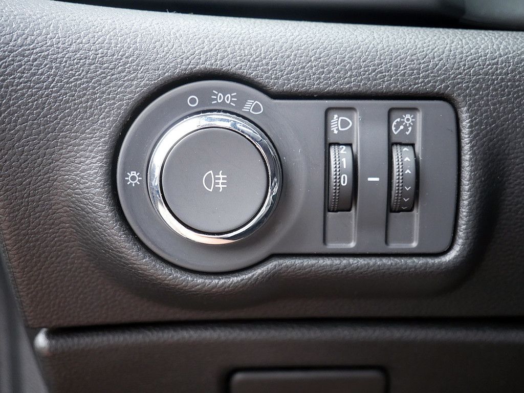 Fahrzeugabbildung Opel Cascada 1.4 Turbo Edition KLIMA PDC SITZHEIZUNG