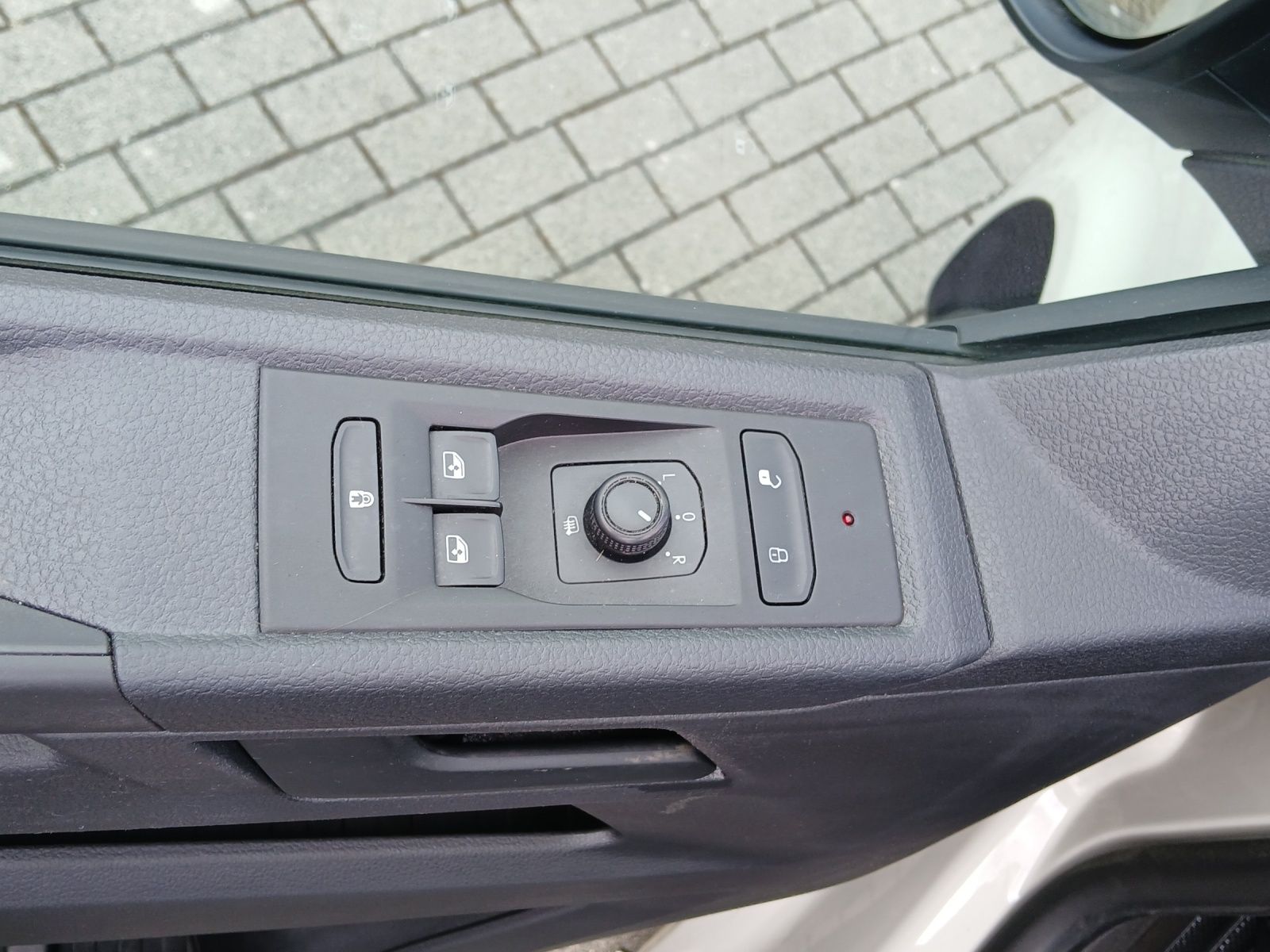 Fahrzeugabbildung Volkswagen T6 Multivan T6.1 TDI Family DSG CarPlay PDC SH