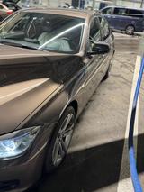 BMW 320d F30  Sportline Baujahr 2012 TÜV 11/2027 - BMW 320: Braun, Leder