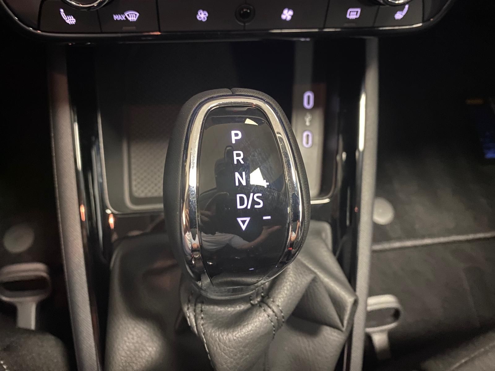 Fahrzeugabbildung SKODA Scala 1.0 TSI Selection APP+KLIMA+RFK+SITZHEIZ++