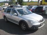 Skoda Octavia 2.0 TDI 4x4 Scout*KLIMAAUT*GSD*SH*AHK* - Skoda aus 2012: Scout