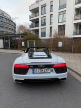 Audi  Audi R8 V10 Spyder quattro - Black & White Edt - Audi R8 in Bochum