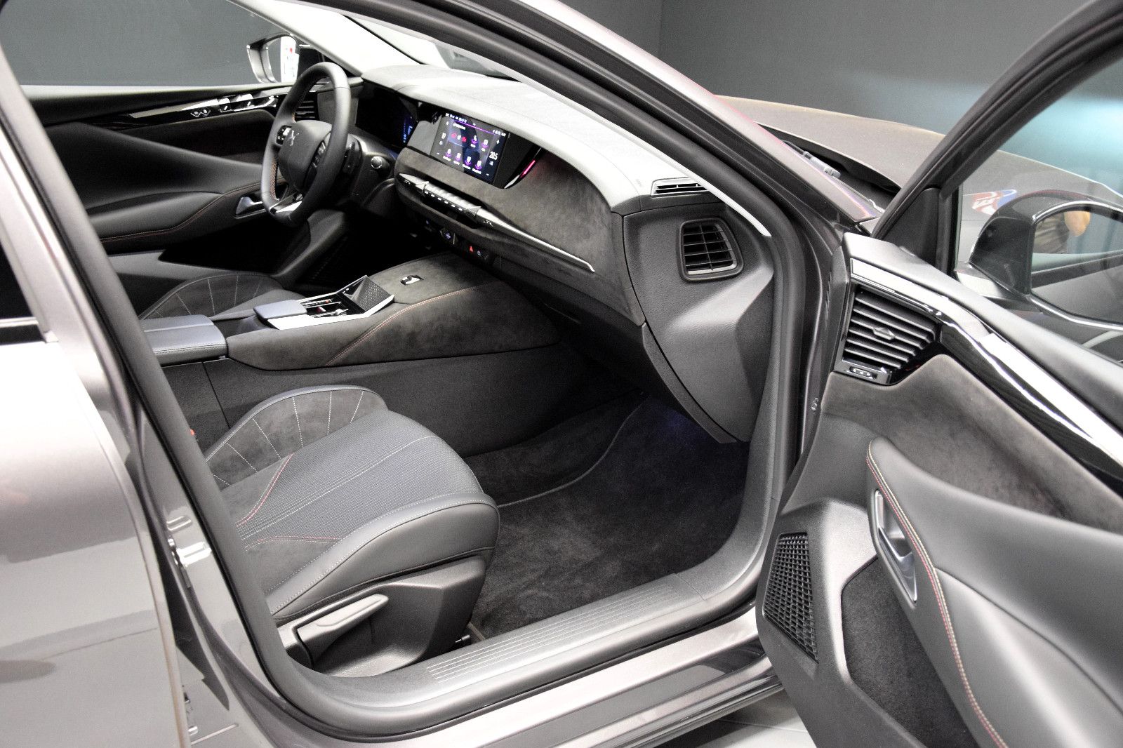 Fahrzeugabbildung DS Automobiles DS4 Performance Line Pano Sitzheizung