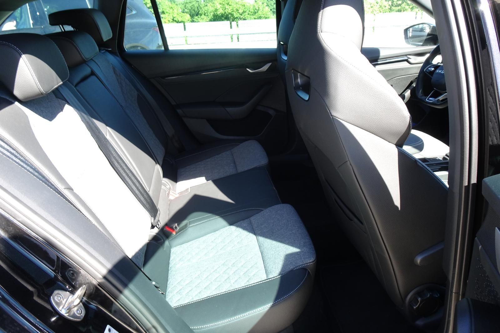 Fahrzeugabbildung SKODA Octavia Combi Sportline 2.0l TDI 110kW DSG AHK L