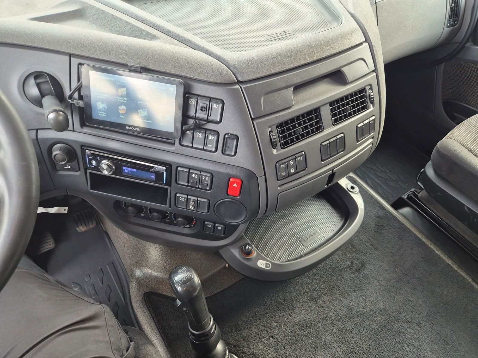 Fahrzeugabbildung DAF XF 460 6x4 Epsilon M12Z91