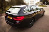 BMW 520i Touring A - - BMW 520 mit Benzin-Antrieb: Kombi