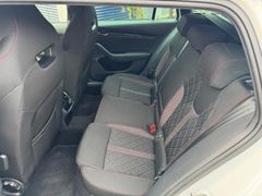 SKODA Octavia Combi RS 2.0 TDI DSG 4x4