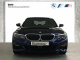 BMW 330i M Sport Automatic M Sport - BMW 330 mit Benzin-Antrieb: Blau, Head-Up Display