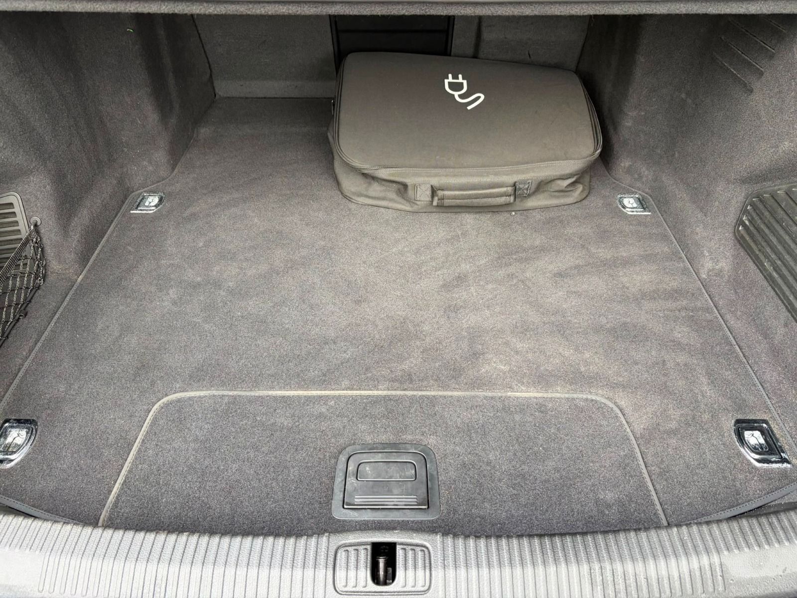 Audi A8 - Bild 16