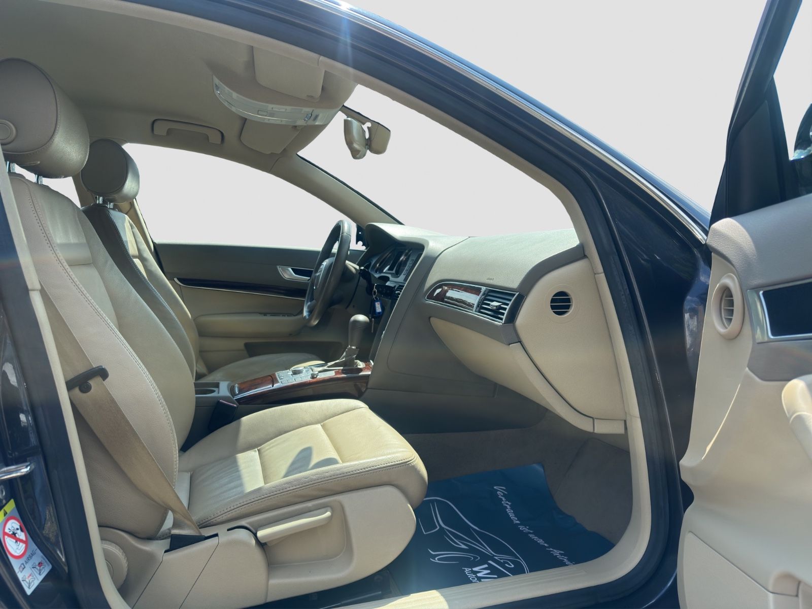 Fahrzeugabbildung Audi A6 Lim. 2.4/II.HAND/Navi/Leder/AHK/SHZ/Tempomat