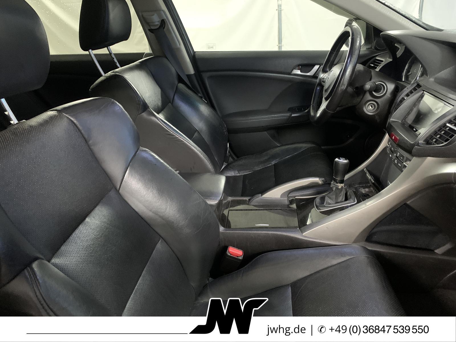Honda Accord 2009 — interior