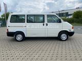 Volkswagen T4 Transporter 2.5 TDI/9 Sitze/AHK - Volkswagen T4: Transporter