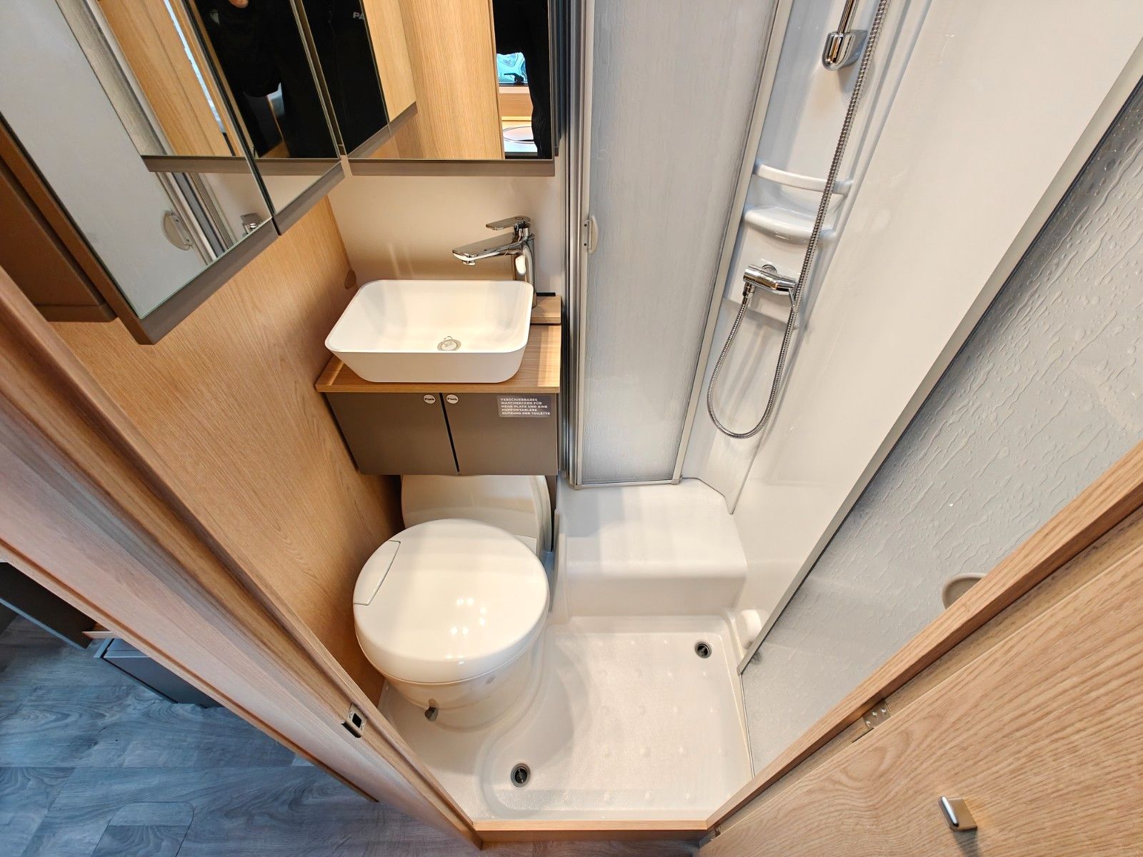 Fahrzeugabbildung LMC Tourer T 660 G -  663 70 Jahre, 140PS -