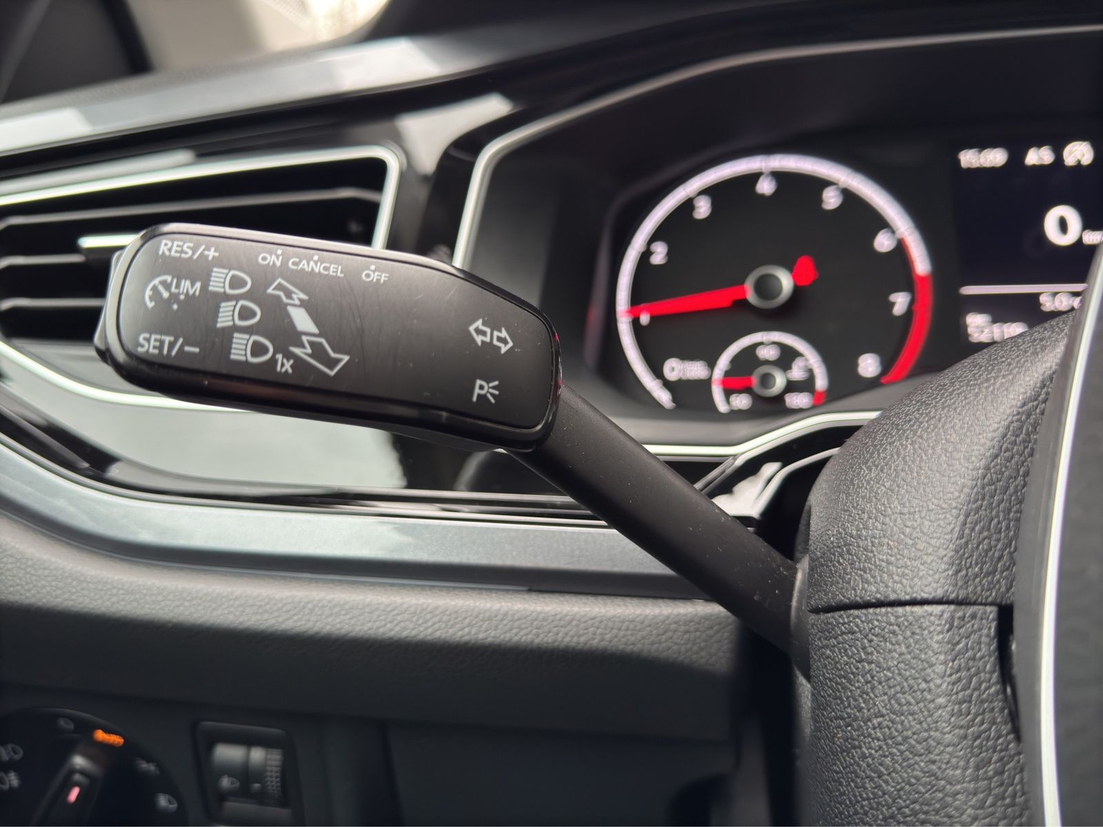 Fahrzeugabbildung Volkswagen Polo DSG*Highline*App-Connect* SHZ*Allwetterreif