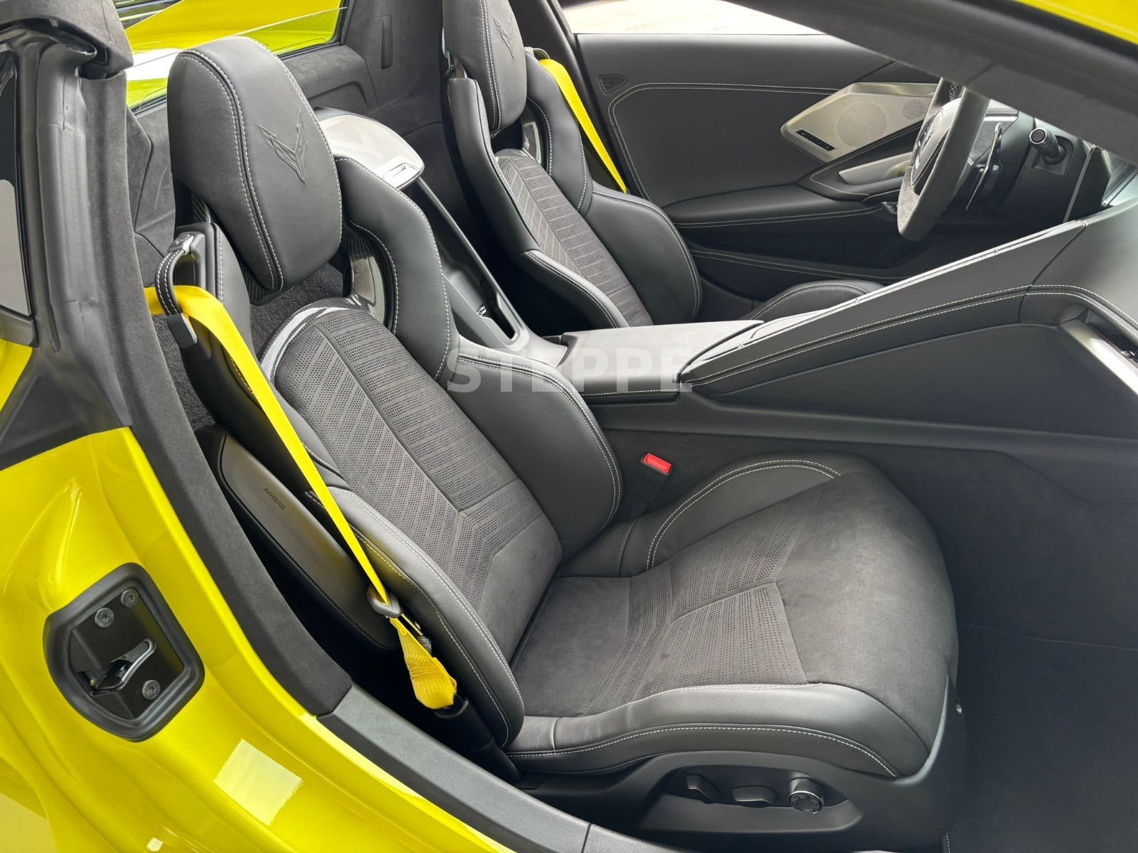 Corvette C8 Stingray Convertible 3LT Europamodell STEPPE