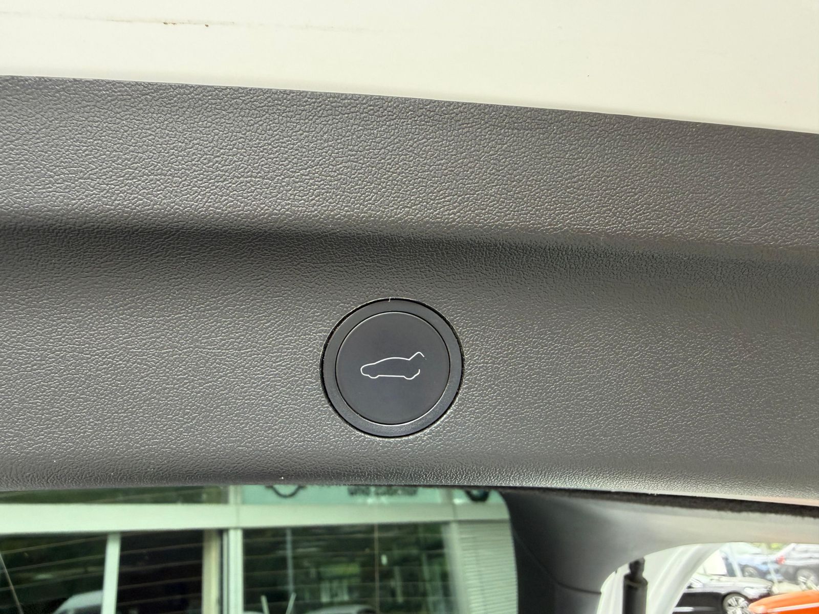 Fahrzeugabbildung Tesla Model Y LR Dual AWD PANO+STDHZ+NAVI+LED+ACC+19"+