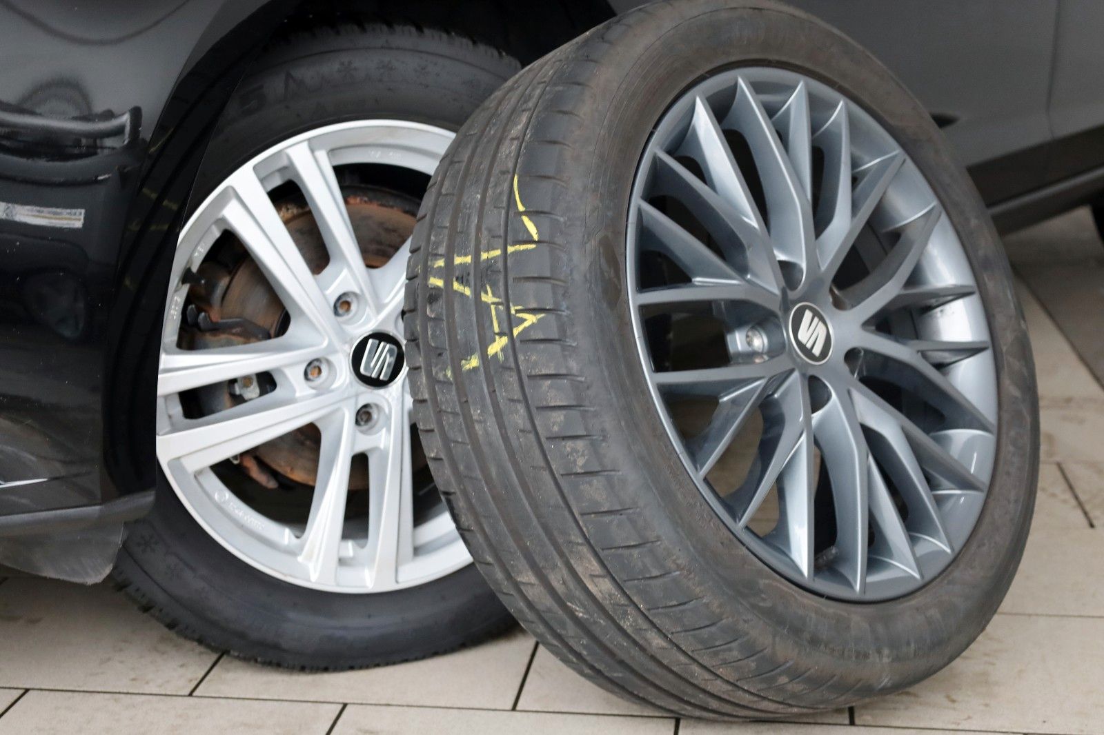 Fahrzeugabbildung SEAT Leon ST Connect, T.Leder, Navi, ACC,LED,AHK,+WR!