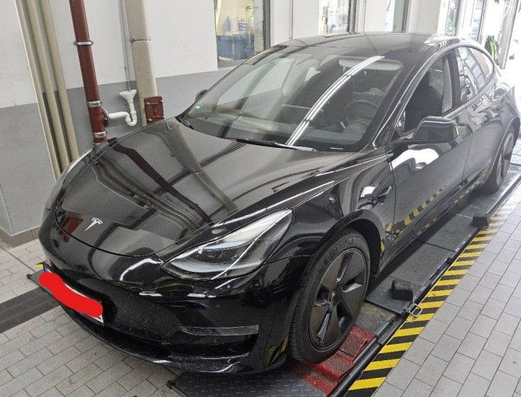 Tesla Model 3 Long Range Dual*AWD*1H*ACC*SHZ vorn+hint