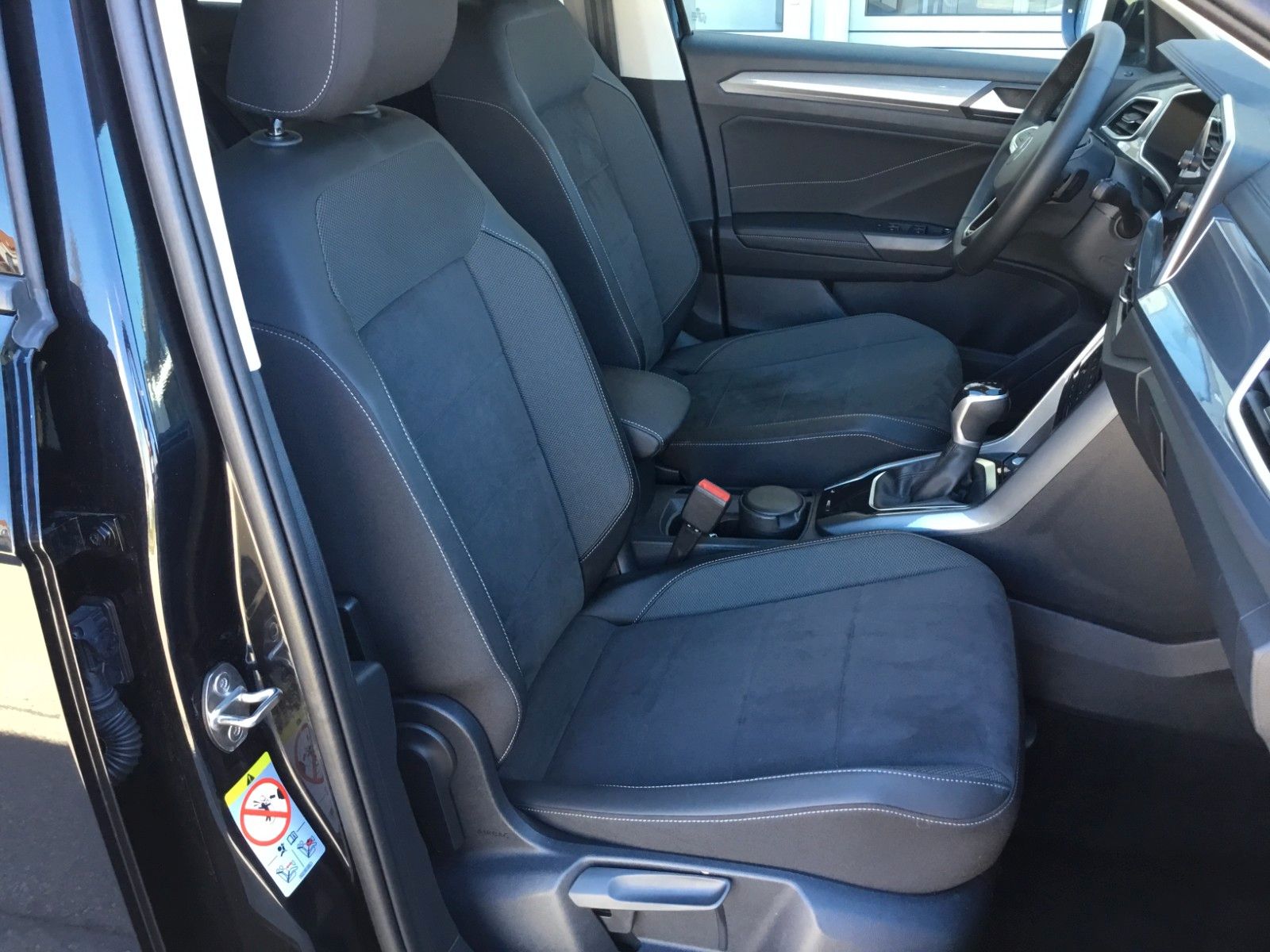 Fahrzeugabbildung Volkswagen T-Roc 1.5 TSI DSG Style+ACC+MatrixLED+Kessy+Navi