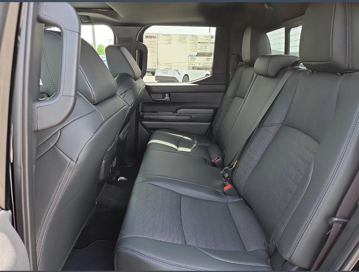 Fahrzeugabbildung Toyota TRD Off Road Premium Hybrid T1: 59.800 EURO