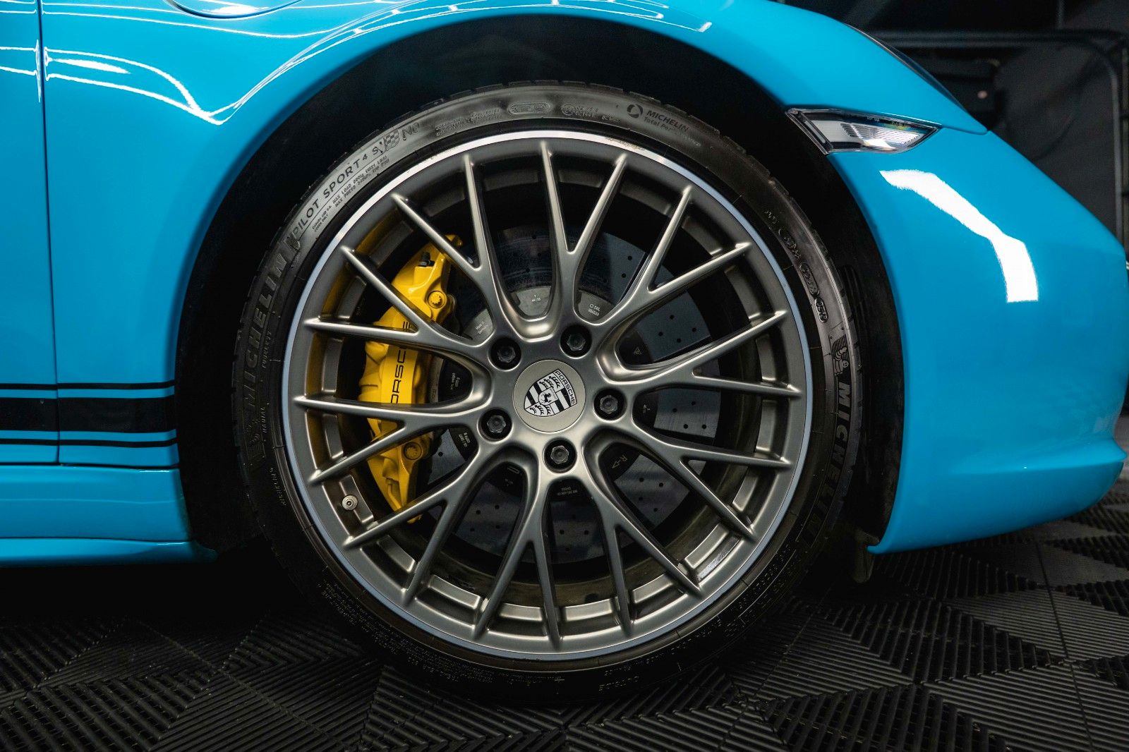 Fahrzeugabbildung Porsche 991.2 911 Carrera 4 S GTS Cabrio *Lift*Keramik*